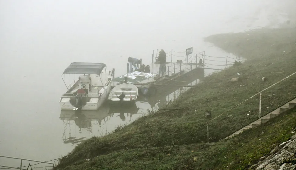 Slavonski Brod, 11.12.2025. - Prevrnuo se čamac s migrantima na Savi u Slavonskom Brodu.foto HINA/ ml