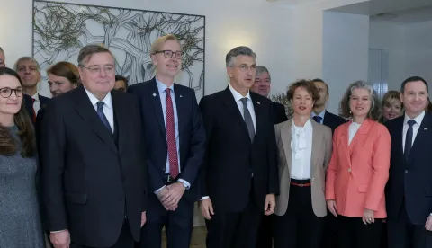 Zagreb.11.12.2025.- U povodu predsjedanja Kraljevine Danske Vijećem EU-a, predsjednik Vlade Andrej Plenković sudjelovao je na radnom ručku s veleposlanicima država članica Europske unije u Hrvatskoj.Foto HINA/Tomislav Pavlek/ tp