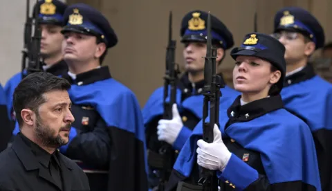 epa12580689 Ukrainian President Volodymyr Zelensky arrives at Palazzo Chigi ahead of a meeting with Italian Prime Minister Giorgia Meloni i in Rome, Italy, 09 December 2025. EPA/RICCARDO ANTIMIANI