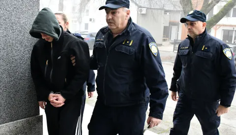 12.12.2025., Slavonski Brod - ​Privodjenje drzavljanina Bosne i Hercegovine pred sudca ​Zupanijskog suda u Slavonskom Brodu ​koji je osumnjicen za jucerasnje kriumcarenje migranata preko Save. Photo: Ivica Galovic/PIXSELL