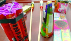 16.12.2013., Slavonski Brod - Policija je na konferenciji upozorila na zabranjena i opasna pirotehnicka sredstva te naglasila kako je potreban oprez pri eventualnom rukovanju eksplozivnim i rasprskavajucim dozvoljenim razredima pirotehnike.Photo: Ivica Galovic/PIXSELL------tri stupca novosti