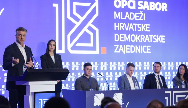 Zagreb, 13.12.2025.-  XVIII. Opći sabor Mladeži Hrvatske demokratske zajednice (HDZ). Na fotografiji predsjednik Vlade RH i HDZ-a Andrej Plenković.foto HINA/ Admir BULJUBAŠIĆ/ abu