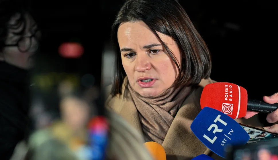 epa12589905 Belarusian opposition leader and political activist Svetlana Tikhanovskaya speaks to the media in front of the US Embassy in Vilnius, Lithuania, 13 December 2025. Belarus on 13 December 2025 has released 123 political prisoners, among them opposition activist Maria Kalesnikava, former presidential candidate Viktor Babariko, and Nobel Peace Prize laureate Ales Bialiatski, 'within the framework of the agreements reached with US President Donald Trump and at his request,' the Belarusian press service said. EPA/VALDEMAR DOVEIKO POLAND OUT