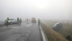 14.12.2021., Osijek - Teska prometna nesreca u kojoj je doslo do sudara izmedju dva osobna automobila na cesti izmedju Ernestinova i Laslova kod Osijeka. Jedna osoba je smrtno stradala. Policija na ocevidu. Photo: Davor Javorovic/PIXSELL