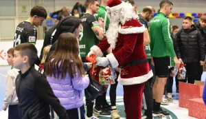 Pobjeda i Djed Božićnjak u dvorani u Našicama: Cenić u prvom poluvremenu postigao čak deset pogodaka