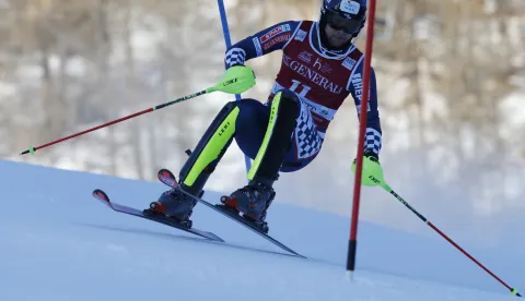 epa12590919 Samuel Kolega of Croatia in action during the 1st run of the Men's Slalom race at the FIS Alpine Skiing World Cup in Val d'Isere, France, 14 December 2025. EPA/SEBASTIEN NOGIER