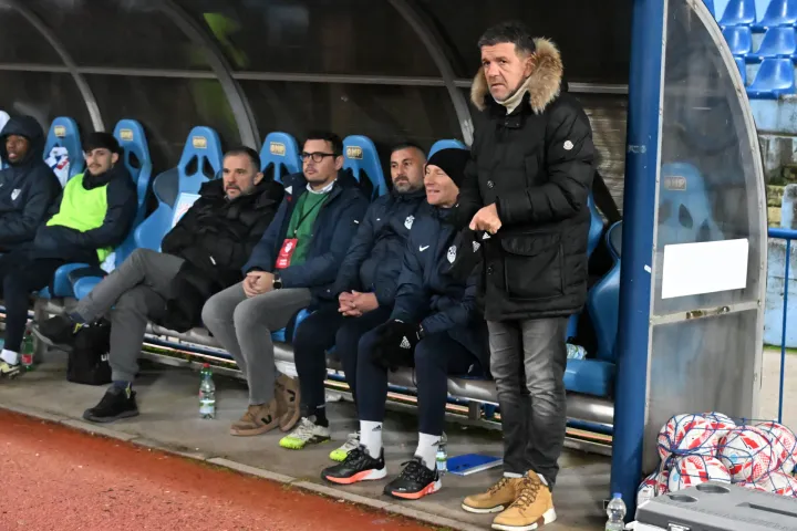 Vinkovci, 12.12.2025. - Susret 17. kola hrvatskog nogometnog prvenstva Vukovar 1991 - Varaždin. Na fotografiji Čabraja Silvijo.foto HINA/ Gordan PANIĆ/ gp