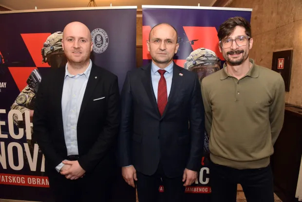 Zagreb, 15.12.2025 (novosti) - Tech&Inovacije Hrvatskog obrambenog sustava, na slici Filip Novoselnik, Ivan Anusic, Ivan Jelusic..foto Davor Kovacevicnovosti