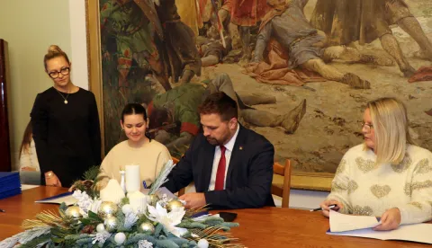 ĐakovoPotpiani ugovori o gradskim stipendijama za 74 učenikaProsinac 2025.