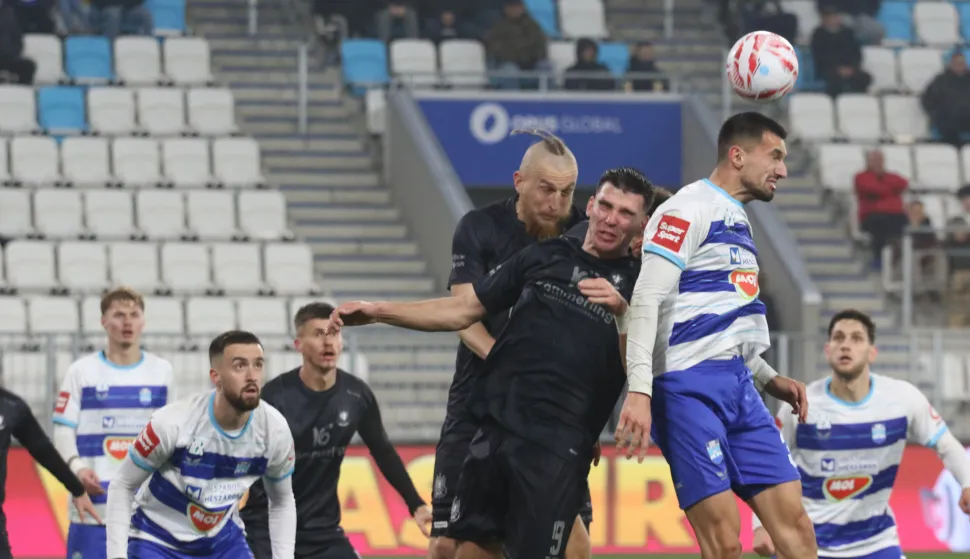 Osijek, 13. 12. 2025, Opus Arena, nogomet, Osijek - Gorica, SuperSport HNL 25/26. Emin Hasić (33).snimo GOJKO MITIĆ