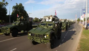 Zagreb, 31.7.2025.- Vojni mimohoda u ?ast VRO "Oluja" povodom obilje?avanja Dana pobjede i domovinske zahvalnosti, Dana hrvatskih branitelja i 30. obljetnice te vojno-redarstvene operacije. Mimohod Vukovarskom ulicom odr?ava se od Avenije Marina Dr?i?a do Savske ulice. foto HINA/ Damir SEN?AR/ ua