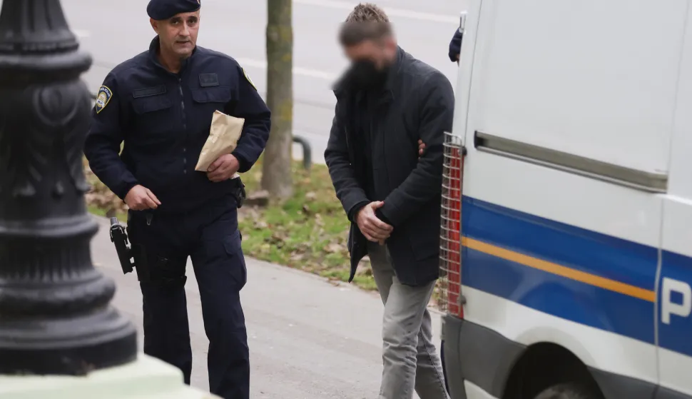 16.12.2025., Osijek, Zupanijsk sud, Privodjenje kod istraznog sudca osumnjicenog zdravstvenog djelatnika, kojeg se tereti za vise kaznenih djela na stetu maloljetnika i dvije punoljetne osobe. Photo: Davor Javorovic/PIXSELL