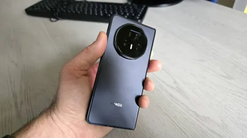 Honor Magic V5