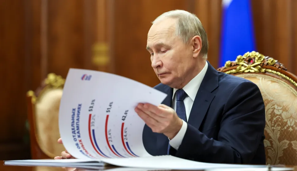 epa12593946 Russian President Vladimir Putin meets Secretary of United Russia's General Council Vladimir Yakushev (not pictured) at the Kremlin, in Moscow, Russia, 15 December 2025. EPA/MIKHAIL METZEL/SPUTNIK/KREMLIN/POOL MANDATORY CREDIT