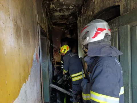 U četiri dana vatrogasci dva puta gasili požar u istoj napu&scaron;tenoj kući u Cabuni