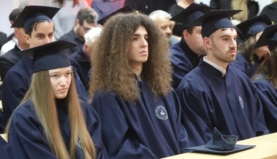 Osijek, 19. 12. 2025., Trg Ljudevita Gaja 6, 20 godina Odjela za fiziku, obilježavanjeSNIMIO BRUNO JOBST