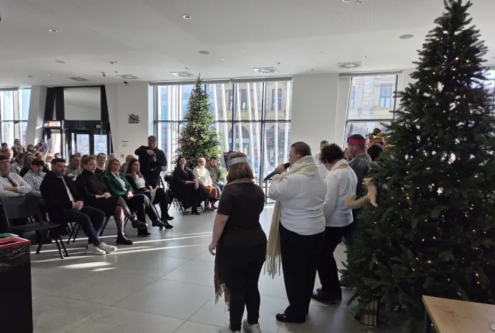 VINKOVCICentar za pružanje usluga u zajednici Vukovarsko-srijemske županije sa sjedi&scaron;tem u Vinkovcima prigodnom je božićnom priredbom proslavio treću godinu osnutka i uspje&scaron;nog rada,2025.