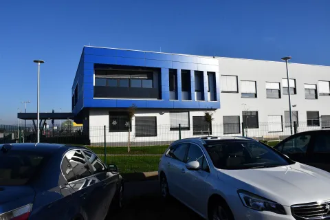 19.12.2025., Slavonski Brod - Svecano otvorenje nove Osnovne skole Milan Amrus, jedinoj skoli u Brodsko-posavskoj zupaniji specijaliziranoj za odgoj, obrazovanje i rehabilitaciju djece s te&scaron;kocama u razvoju. Projekt je vrijedan 7,8 milijuna eura​ osigurat ce moderne uvjete skolovanja za 250 u​cenika s te​skocama u razvoju​. Photo: Ivica Galovic/PIXSELL