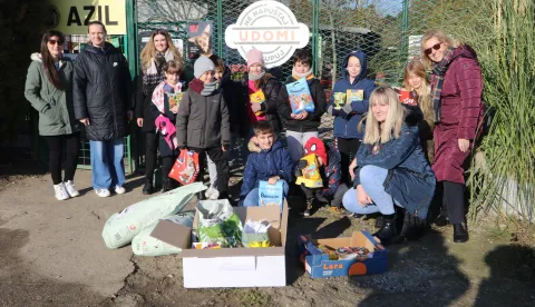Osijek, 19. 2025, Nemetin Azil donacija učenika Osnovne &Scaron;kole Sveta Ana. Izlvan nastavna skupina Kućni ljubimci, učenici drugih razreda bila je u posijetu Azilu. U &scaron;koli su proveli humanitarnu akciju i skupili od hrane, graickalica, poslastica i ostalih potrep&scaron;tina potrebnim za četvernožne članove Azila. Osim učenika i učiteljice Gordane Moka u pratnji djece su bili i stručni suradnici i roditelji. Nakon obilaska Azila nekolicinu pasa su i pro&scaron;etali.snimio GOJKO MITIĆ