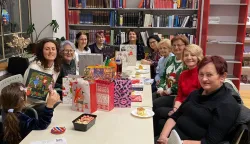 BELI&Scaron;ĆEU Gradskoj knjižnici i čitaonici u veseloj atmosferi, uz kolačiće, poklone i u dobrom dru&scaron;tvu, čitateljice Beli&scaron;ćanskog čitateljskog kluba podružile su se uz zimske knjige.prosinac 2025.