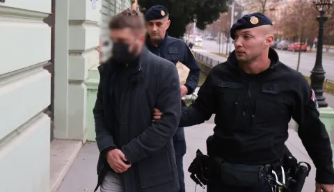 16.12.2025., Osijek, Zupanijsk sud, Privodjenje kod istraznog sudca osumnjicenog zdravstvenog djelatnika, kojeg se tereti za vise kaznenih djela na stetu maloljetnika i dvije punoljetne osobe. Photo: Davor Javorovic/PIXSELL