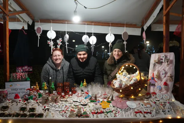 otok božićni sajam