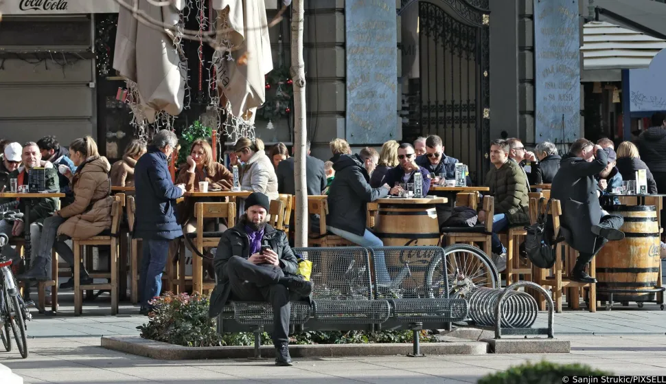 03.01.2024., Zagreb - Iznad prosjecno topao dan za ovo doba godine gradjani i turisti iskoristili za setnju ili uzivanje na terasama kafica. Photo: Sanjin Strukic/PIXSELL