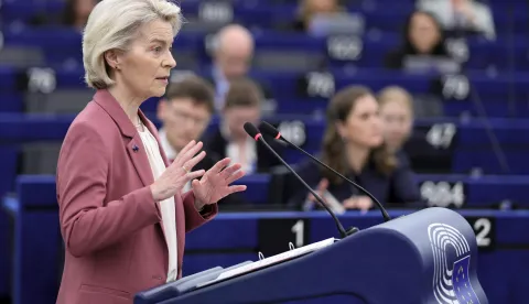 epa12471880 European Commission President Ursula von der Leyen speaks during a debate on 'Preparation of the European Council meeting of&nbsp;23&nbsp;October 2025' at the European Parliament in Strasbourg, France, 22 October 2025. The current plenary session runs from 20 until 23 October 2025. EPA/RONALD WITTEK