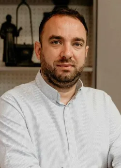 MAGAZINdr. sc. Ivan Kraljević, doc.Studij politologijeFilozofski fakultet Sveučili&scaron;te u Mostaru