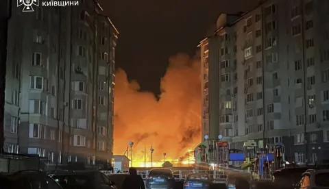 epa12573809 ​A handout photo made available by the State Emergency Service shows a fire in a residential area after Russian missiles and drone strikes in the Kyiv region of Ukraine, 06 December 2025, amid the ongoing Russian invasion. At least eight people were injured after Russian shelling overnight in Ukraine, with 51 missiles of different types and 653 shock drones, according to the State Emergency Service report. EPA/STATE EMERGENCY SERVICE HANDOUT HANDOUT HANDOUT EDITORIAL USE ONLY/NO SALES