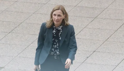 Zagreb, 23.12.2025.- Dolazak ministara na sjednicu Vlade RH. Na fotografiji Nata&scaron;a Miku&scaron; Žigman.foto HINA/ Admir BULJUBA&Scaron;IĆ/ abu