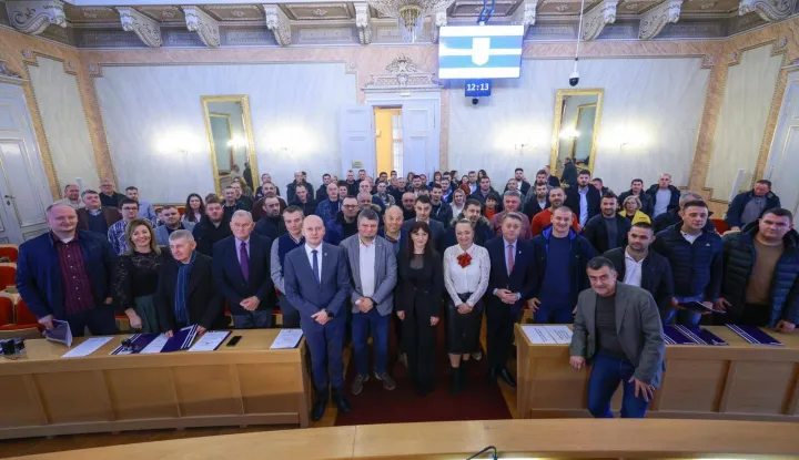 Osječko-baranjska županca Nata&scaron;a trami&scaron;ak dodijelila je u utorak potpore poljoprivrednicima.prosinac 2025.