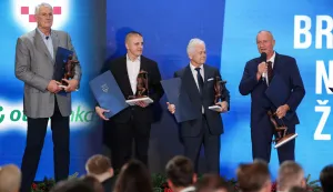 Zagreb, 22.12.2025 - Veliki dan Hrvatskog sporta, dodjela nagrada za najbolje sporta&scaron;e i trenere u Hrvatskoj u 2025. godinei. Na slici nagrađeni za životno djelo dobili su nagradu "Matija Ljubek", Nikola Barač, Željko Jerkov, Sini&scaron;a Vitez, Branko Zemunik i Gimnastičkom klubu Žito.foto HINA/ Damir&nbsp;SENČAR/&nbsp;ds