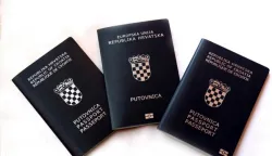 30.12.2017., Sibenik - Od 01. sijecnja zahtjev za izradu nove putovnice moci ce se predati elektronskim putem. Opcija je dostupna grdjanima koji posjeduju elektonicku osobnu iskaznicu s potpisanim certifikatom, a zahtjev se predaje putem sustava e-gradjani.Photo: Dusko Jaramaz/PIXSELL