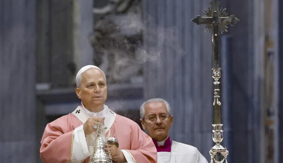 epa12591004 Pope Leo XIV celebrates Mass on the occasion of the Jubilee of Prisoners at St. Peter's Basilica, Vatican, 14 December 2025. EPA/FABIO FRUSTACI