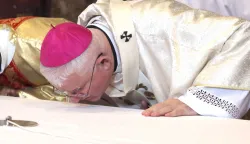 Rijeka, 25.12.2025. - Riječki nadbiskup Mate Uzinić predvodio je božićnu misu u katedrali sv. Vida. foto HINA/ Miljenko KLEPAC/ mk