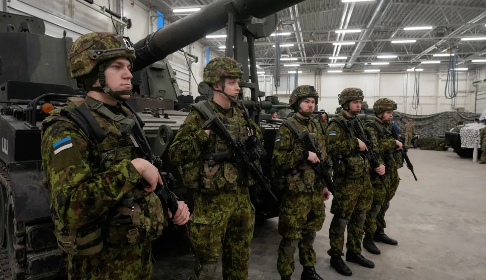 FILE PHOTO: Estonian NATO troops stand in line during a news conference of British Secretary of State for Defence Ben Wallace, Baltic defence ministers and representatives from other NATO members in Tapa Army Base, Estonia, January 19, 2023. REUTERS/Ints Kalnins/File Photo Photo: INTS KALNINS/REUTERS