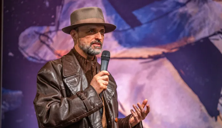 01.12.2025., Pula - Predstavljanje romana "Suncanik" Damira Karakasa u sklopu 31. Sa(n)jam knjige u Istri. Damir Karakas Photo: Srecko Niketic/PIXSELL