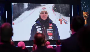 Zagreb, 26.12.2025 - Tradicionalno progla&scaron;enje najboljih sporta&scaron;a Hrvatske u izboru Sportskih novosti u kojem najbolje sporta&scaron;e biraju hrvatski sportski novinari i to u četiri kategorije: najbolji sporta&scaron; i sporta&scaron;ica, najbolja mu&scaron;ka i ženska ekipa. Najboljom sporta&scaron;icom Hrvatske progla&scaron;ena je osvajačica Malog kristalnog globusa u slalomu skija&scaron;ica Zrinka Ljutić koja se video porukom javila iz Semmeringa gdje je očekuju veleslalom i slalom.foto HINA/ Damir&nbsp;SENČAR/&nbsp;ds