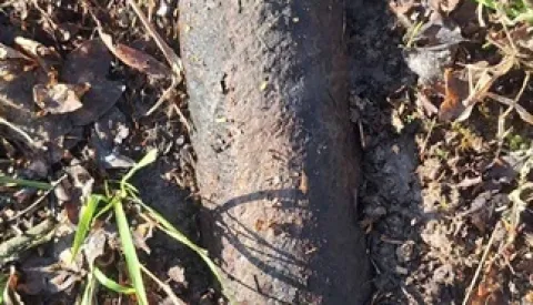 U Gromačniku, dana 27. prosinca, oko 11.40 sati, jedan građanin je prilikom či&scaron;ćenja imanja u blizini svoje vikend kuće prona&scaron;ao topničko zrno kalibra 85 mm, koje je zaostalo iz II Svjetskog rata