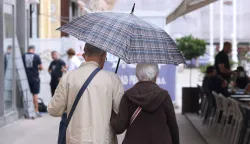 22.08.2025., Zagreb - Prema podacima Hrvatskog zavoda za mirovinsko osiguranje, u prvih sest mjeseci ove godine u mirovinu je otislo 23.317 gradjana, a njihova prosjecna mirovina iznosi 528 eura.Prosjecni radni staz muskaraca iznosi 34 i pol godine, dok su zene ostvarile godinu i tri mjeseca manje. Photo: Patrik Macek/PIXSELL