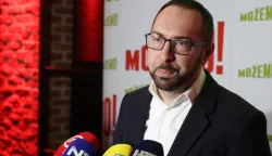 Zagreb, 13.12.2025.- &nbsp;Tomislav Toma&scaron;ević i Sandra Benčić nazočili su izborima za kordinatore i članove Vijeća Lokalne grupe Možemo!, gdje su se prigodno obratili okupljenima. Na fotografiji Tomislav Toma&scaron;ević, Sandra Benčić.foto HINA/ Admir BULJUBA&Scaron;IĆ/ abu