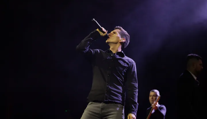 17, December, 2021, Belgrade - After six years and a famous performance in the Sports Hall, a seven-member team called SARS performed for the first time in Kombank Hall, which was united by their first, big, solo concert in Belgrade after so much time. Zarko Kovacevic. Photo: Milan Maricic/ATAImages17, decembar, 2021, Beograd - Posle sest godina i cuvenog nastupa u Hali sportova, sedmoclana ekipa zvana SARS nastupila je prvi put u Kombank dvorani, sto je ujednio bio i njihov prvi, veliki, solo koncert u Beogradu posle toliko vremena. Photo: Milan Maricic/ATAImages Photo: Milan Maricic/PIXSELL