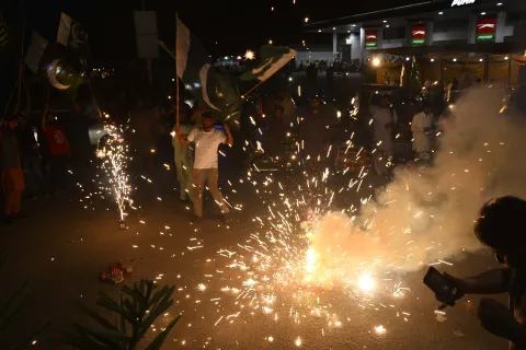 epa12089332 Supporters of Pakistan's political party Muttahida Qaumi Movement (MQM) gather to celebrate the ceasefire agreement between Pakistan and India in Hyderabad, Pakistan, 10 May 2025. Pakistan and India have confirmed an immediate ceasefire, following days of military escalation between the two countries. The ceasefire, announced by US President Donald Trump and confirmed by both countries' officials, aims to halt military operations and focus on diplomatic solutions. EPA/NADEEM KHAWAR