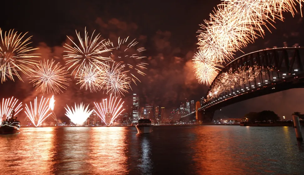 (240101) -- SYDNEY, Jan. 1, 2024 (Xinhua) -- Fireworks are set off to celebrate the New Year in Sydney, Australia, Jan. 1, 2024. (Xinhua/Liang Youchang) Photo: Liang Youchang/XINHUA