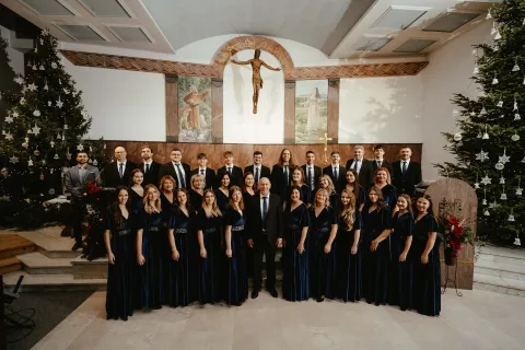 U subotu, 27. prosinca 2025., Crkveno pjevačko dru&scaron;tvo MIR Beli&scaron;će održalo je svojtradicionalni božićni koncert u prepunoj župnoj crkvi sv. Josipa Radnika u Beli&scaron;ću.