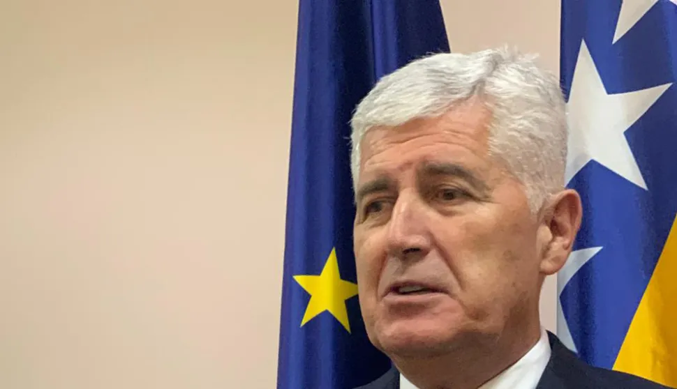 Mostar, 07.11.2025. - Predsjednik Hrvatskog narodnog sabora BiH Dragan Čović rekao je u petak da u Mostaru da bi bilo "naivno" propustiti priliku za pro&scaron;irenje koju je EU ponudila zemljama zapadnog Balkana. foto HINA/ Zoran Kre&scaron;ić/ ml