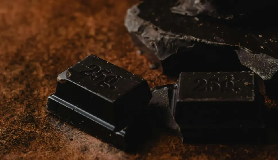 tamna crna čokolada