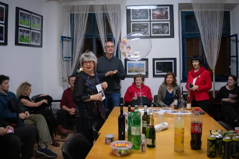 Osijek, 30. 12. 2025., Fotoklub Osijek, izložba najaktivnijih članova i druženjefotoklub; izložba; članovi; fotografije; Silvana Faller