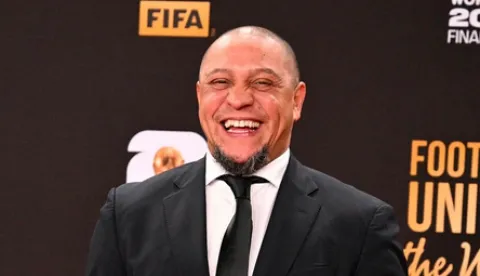 MADRID, 31. prosinca 2025. (Hina) - Biv&scaron;i brazilski nogometa&scaron; 52-godi&scaron;nji Roberto Carlos podvrgnut je hitnoj operaciji srca te je van životne opasnosti, objavio je u srijedu &scaron;panjolski sportski dnevnik Marca. 